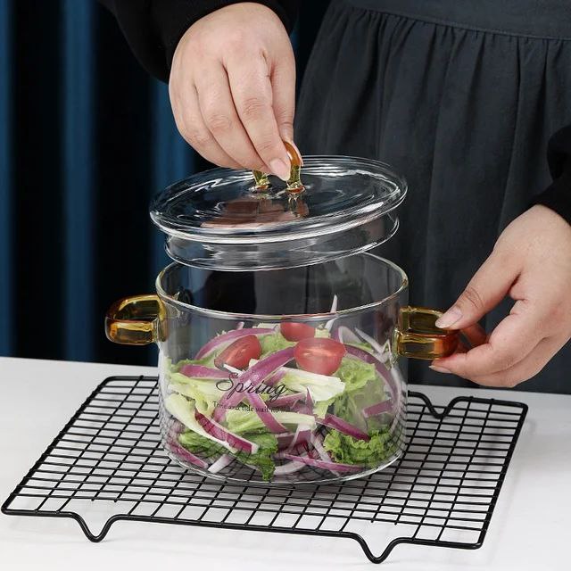 Marmite à soupe transparent