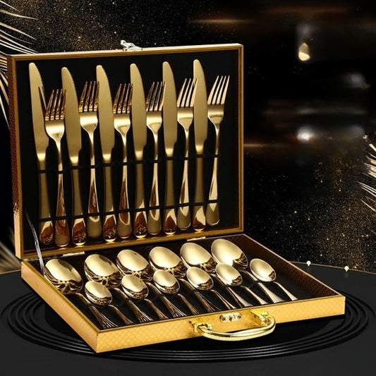 ensemble de couverts de luxe dorée