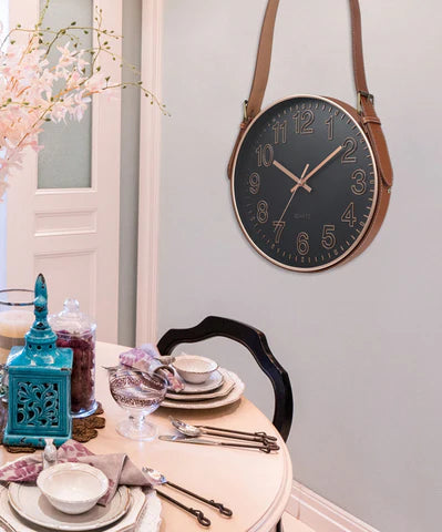 Horloge Suspendue en Similicuir – Déco Moderne et Sophistiquée