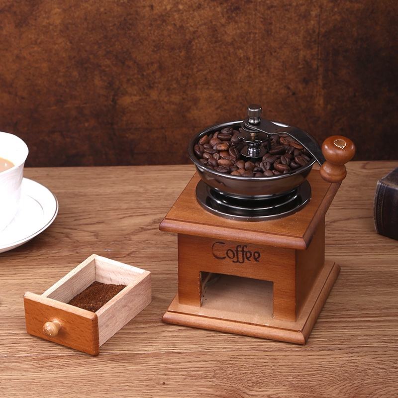 Moulin à Café Manuel en Bois pour un Café Parfait