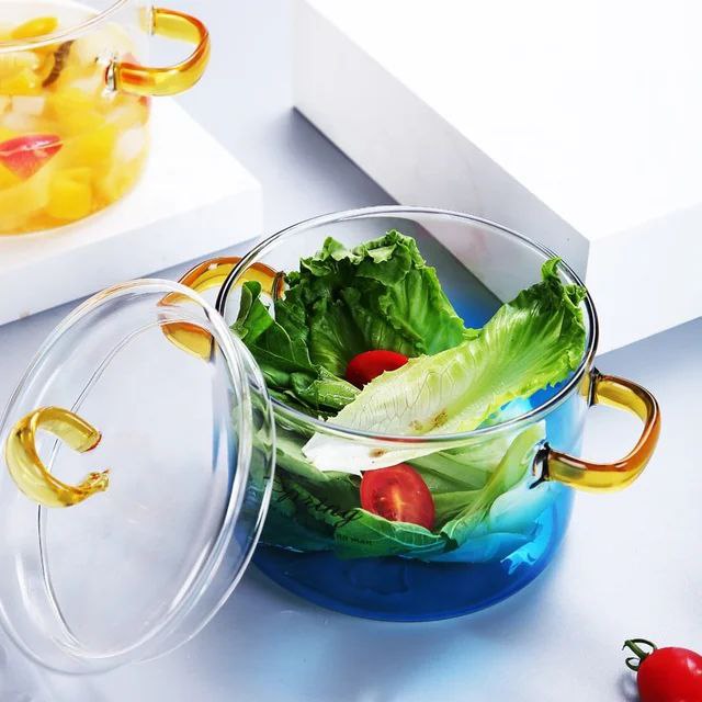 Marmite à soupe transparent